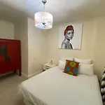 Luxurious 2-Sleeper Oasis U6 !